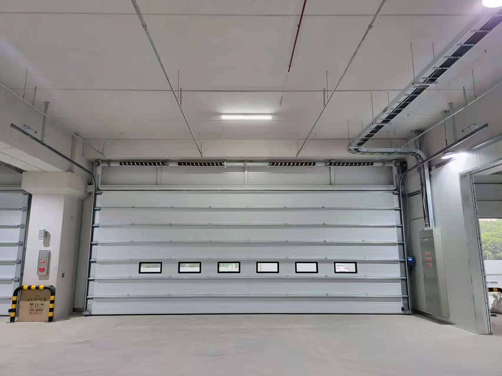 ஒரு பிரிவு கதவு ஏன் சிக்கல்களை அணுகுவதை விட அதிகமாக தீர்க்க முடியும்?